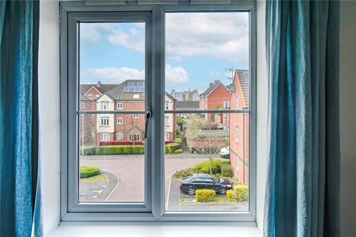 2 Bedroom Apartment For Sale In Thornycroft Close, Newbury, Berkshire, RG14