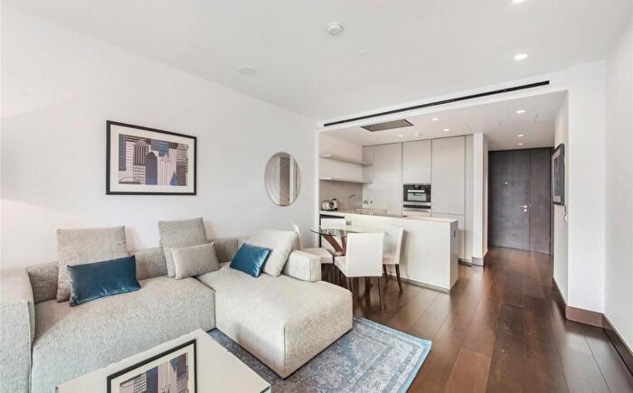 2 Bedroom Flat For Sale In Kings Gate Walk, London, SW1E