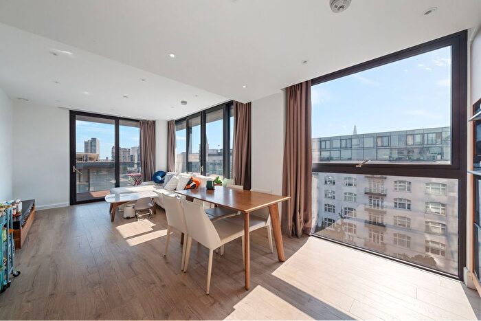 3 Bedroom Flat To Rent In Perilla House, Stable Walk, London, E1