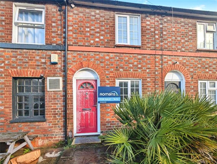 2 Bedroom Terraced House For Sale In Watlington Street, Reading, Berkshire, RG1