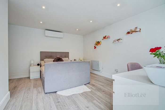 3 Bedroom Terraced House For Sale In Wyresdale Crescent, Perivale, UB6