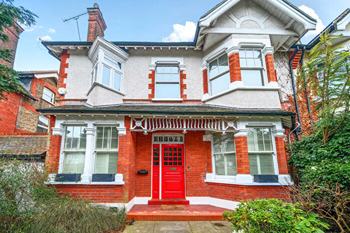 5 Bedroom Semi-Detached House For Sale In Kings Avenue, Bromley, BR1