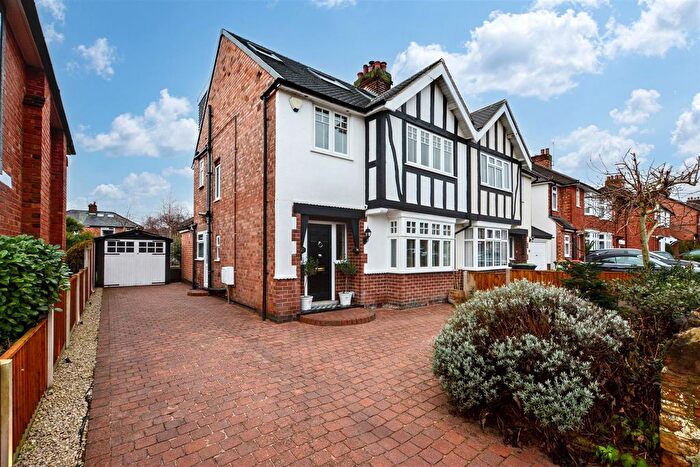 5 Bedroom Semi Detached House For Sale In Woodland Grove, Beeston, Nottingham, NG9
