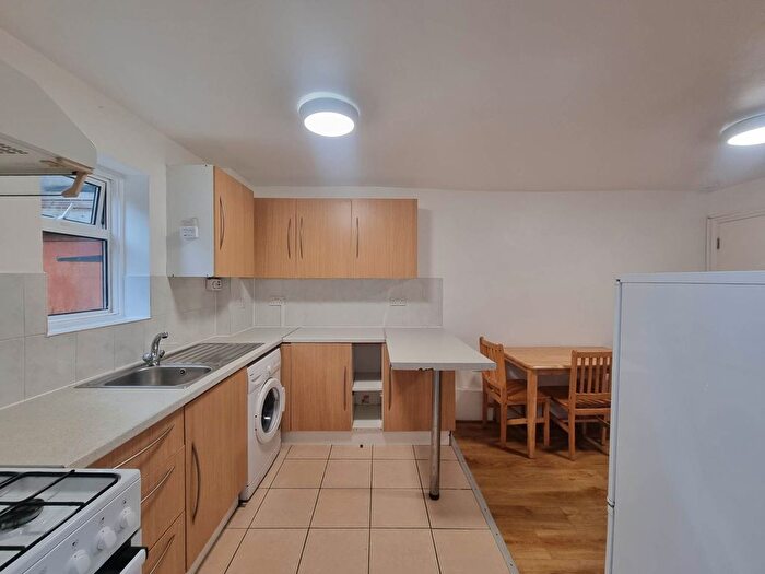 2 Bedroom Flat To Rent In Umfreville Road, Harringay Ladder, N4