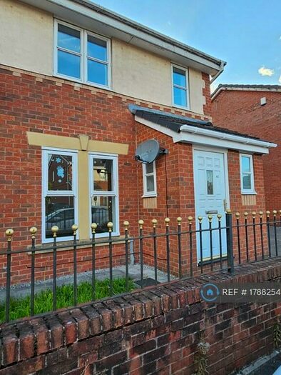 3 Bedroom Semi-Detached House To Rent In Cole Street, Manchester, M40