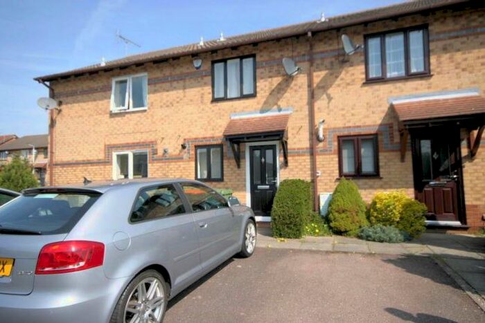 2 Bedroom Terraced House To Rent In Dovedale, Luton, LU2