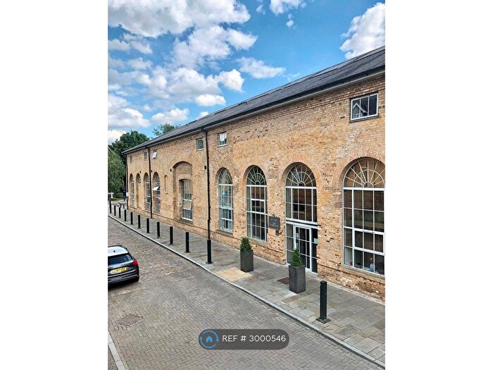 2 Bedroom Flat To Rent In Station Road, Ware, SG12