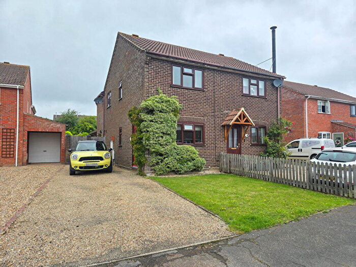 3 Bedroom Semi-Detached House For Sale In Barley Way, Attleborough, NR17