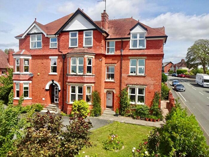 6 Bedroom Semi-Detached House For Sale In Ithon Road, Llandrindod Wells, Powys, LD1