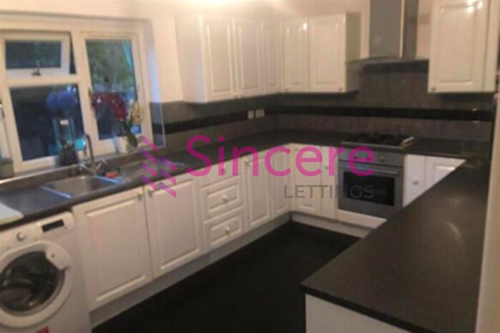 3 Bedroom Terraced House To Rent In Hanover Gardens, Fairlop, IG6