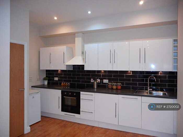 2 Bedroom Flat To Rent In Holloway Road, London, N19
