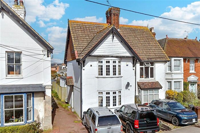 4 Bedroom Semi Detached House For Sale In Station Road, Headcorn, Ashford, Kent, TN27