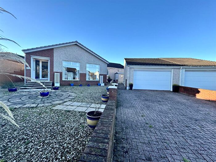 3 Bedroom Detached Bungalow For Sale In Glasgow Road, East Kilbride, Glasgow, G74