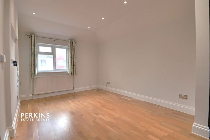 2 Bedroom Maisonette To Rent In Greenford, UB6