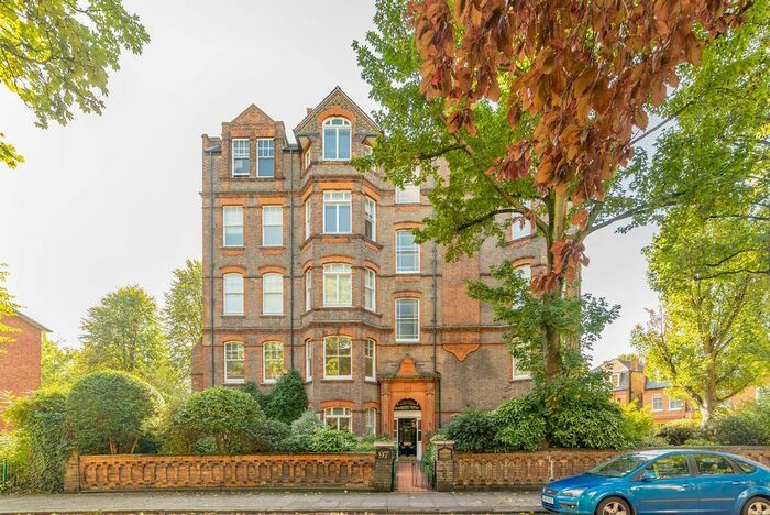 3 Bedroom Flat To Rent In Broadhurst Gardens, South Hampstead, London, NW6