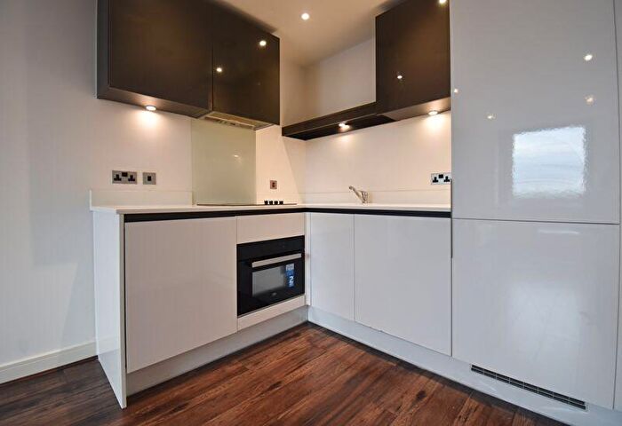 1 Bedroom Flat To Rent In Th Floor, Churchill Place, Churchill Way, Basingstoke, RG21