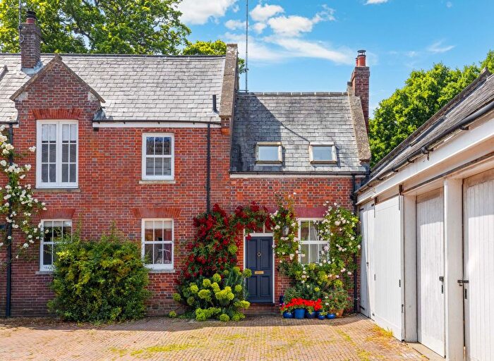 4 Bedroom Semi-Detached House For Sale In Bayham Abbey, Lamberhurst, TN3