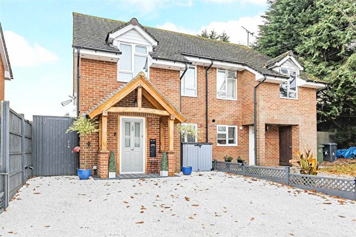 4 Bedroom Semi-Detached House For Sale In Meadowlands, West Clandon, Surrey, GU4