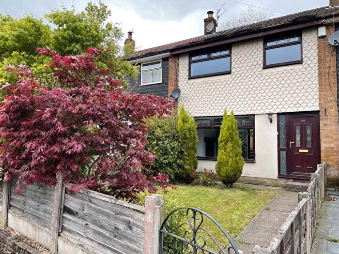 3 Bedroom Town House To Rent In Wetherby Drive, Royton, OL2