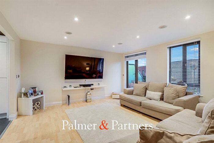 2 Bedroom Flat For Sale In Victoria Court, New Street, Chelmsford, Essex, CM1