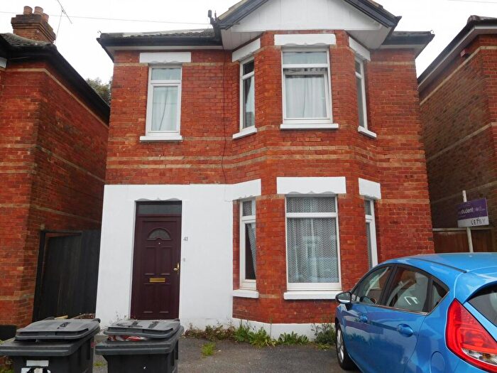 5 Bedroom House To Rent In Bedroom Detached House In Winton, BH9