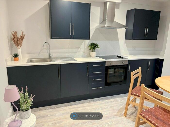 2 Bedroom Flat To Rent In Manor Avenue, London, SE4