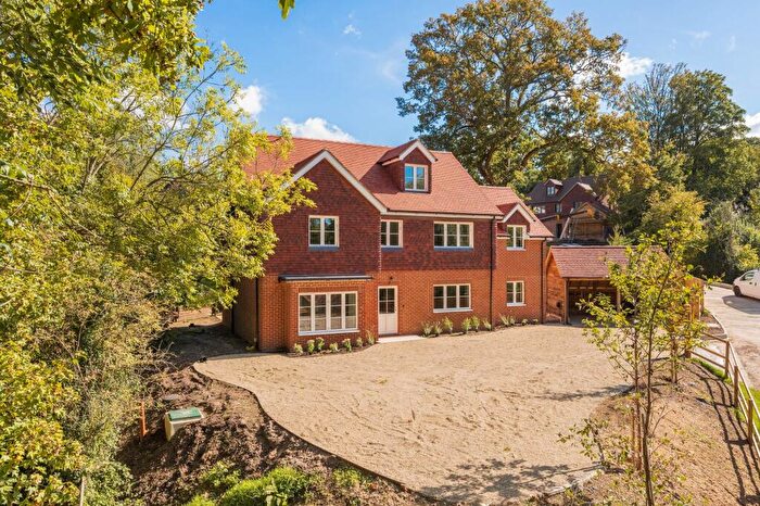 5 Bedroom Detached House For Sale In Oak Tree Drive, Newtown, RG20
