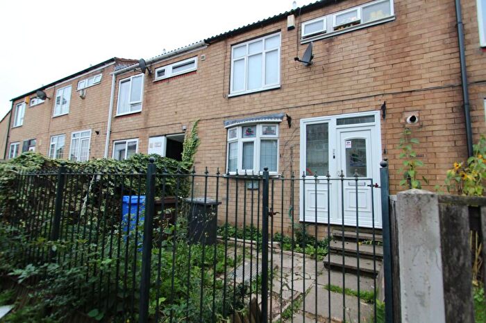 2 Bedroom House To Rent In Shortbrook Close, Westfield, S20