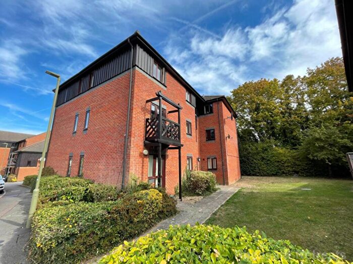 2 Bedroom Flat To Rent In Roebuck Court, Didcot, OX11