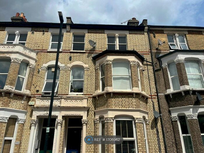 3 Bedroom Flat To Rent In Sandmere Road, London, SW4