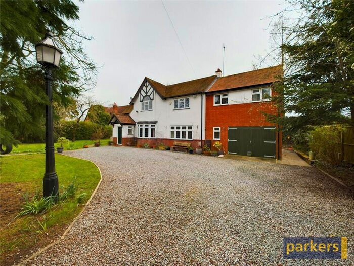 4 Bedroom Detached House To Rent In Milestone Avenue, Charvil, Berkshire, RG10