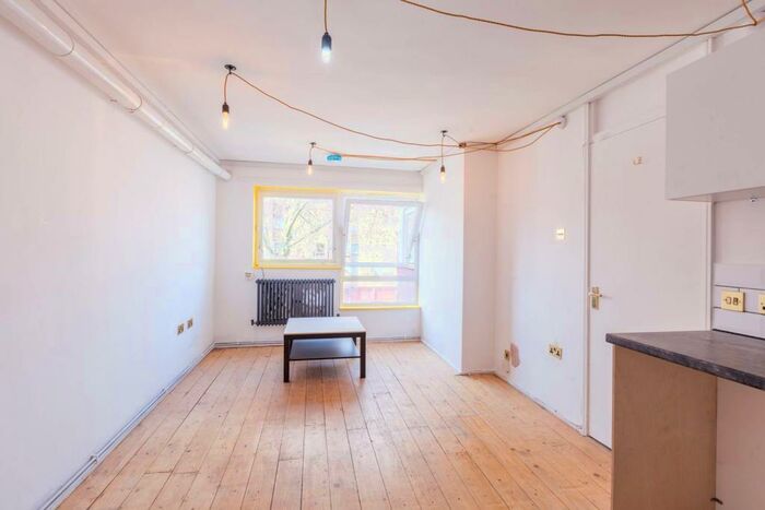 2 Bedroom Flat To Rent In Lovelinch Close, South Bermondsey, London, SE15