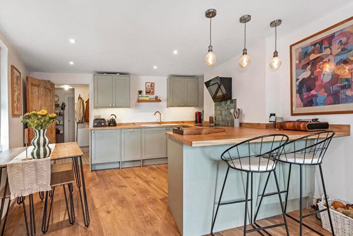 2 Bedroom Flat For Sale In Camden Hill Road, Crystal Palace, London, SE19