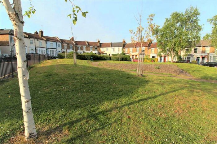 Studio To Rent In Cranbrook Park, Wood Green, N22