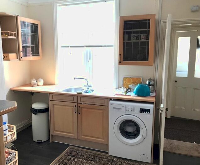 1 Bedroom Flat To Rent In The Parade, Oadby, Leicester, LE2