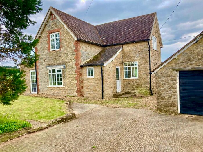 3 Bedroom Detached House To Rent In Thriftwood House, Tusmore, OX27