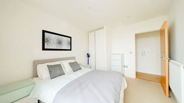 2 Bedroom Apartment To Rent In High Street, London, E15