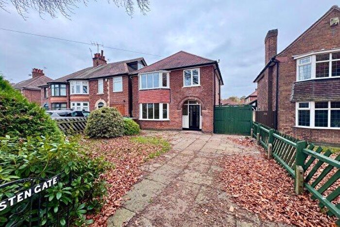 3 Bedroom Detached House To Rent In Russell Drive, Nottingham, NG8