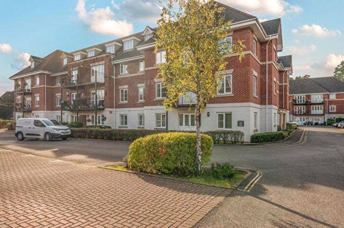2 Bedroom Flat To Rent In Hursley Road, Chandler's Ford, SO53