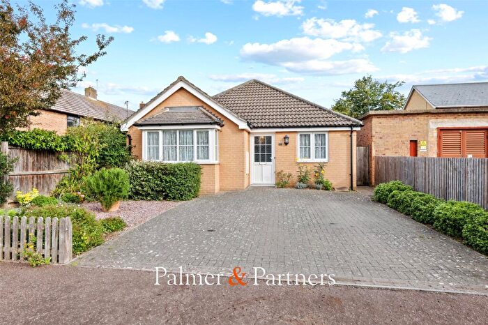 3 Bedroom Bungalow For Sale In Maypole Green Road, Colchester, Essex, CO2