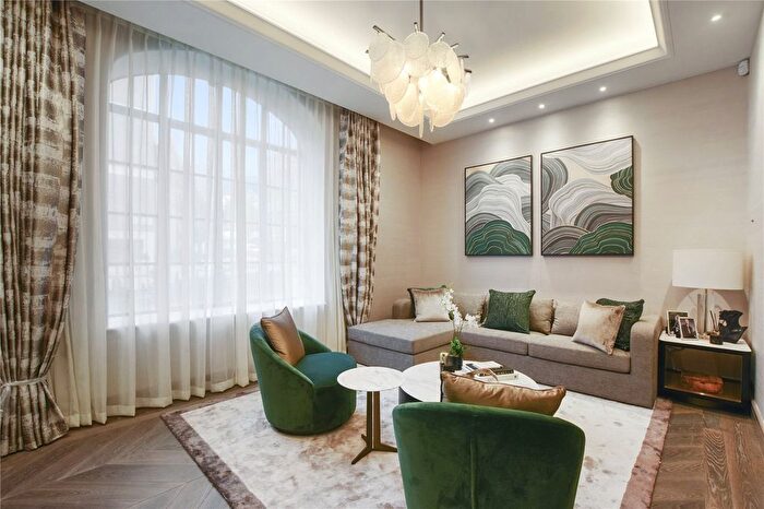 2 Bedroom Flat To Rent In Chesterfield Hill, Mayfair, W1J