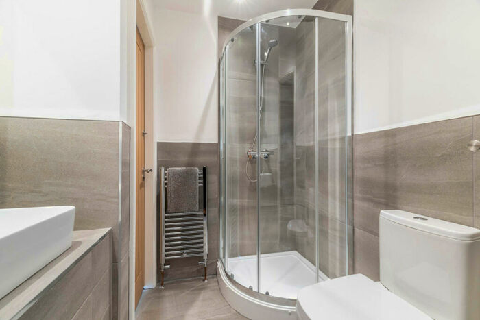 6 Bedroom House To Rent In Burchett Place, Leeds, LS6