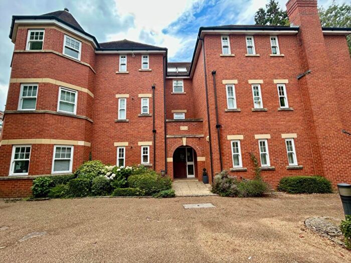 2 Bedroom Apartment For Sale In B Dashwood Road, OX16