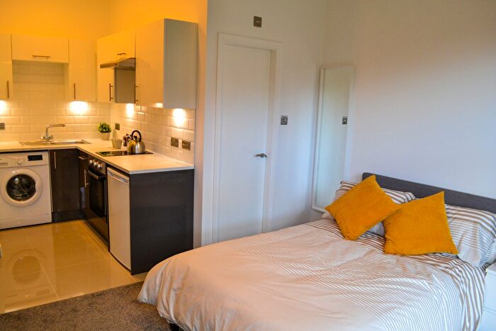 1 Bedroom Studio To Rent In Flat A, Kelso Road, LS2
