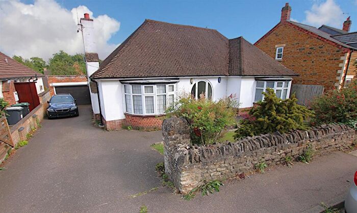 3 Bedroom Detached Bungalow For Sale In High Street, Earls Barton, NN6