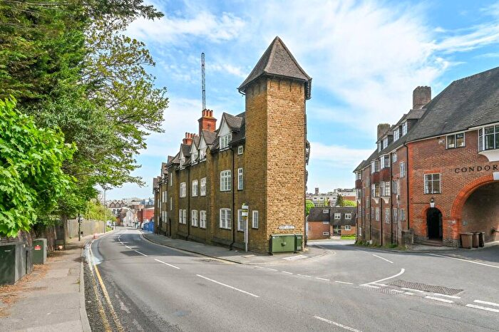 2 Bedroom Flat To Rent In Wycliffe Buildings, Guildford, GU2