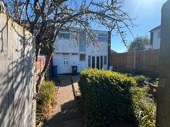 3 Bedroom Town House To Rent In Sunny Blunts, Peterlee, SR8