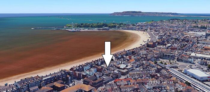 2 Bedroom Flat For Sale In Crescent Street, Weymouth, DT4