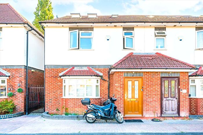 4 Bedroom Semi-Detached House For Sale In Worton Road, Isleworth, TW7