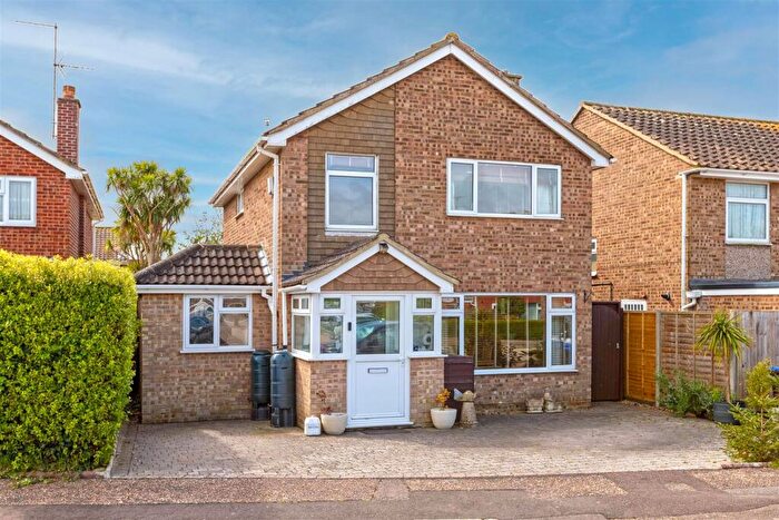 4 Bedroom Detached House For Sale In Crossways Avenue, Goring, BN12